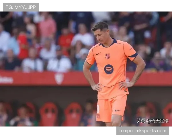 莱万多夫斯基国家队进球数再刷新高，状态回升引发热议
