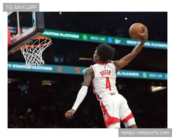 西布朗球迷支持力度持续提升 主场氛围成球队重要助力 西布朗球迷支持力度持续提升 主场氛围成球队重要助力