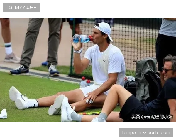 纳达尔这生活节奏也太反常了，天天满头泥巴还衣柜堆得像奢侈品展馆？